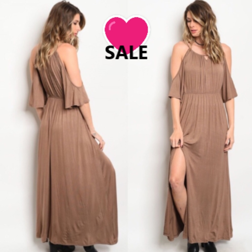 🔥SALE🔥MOCHA MAXI DRESS/MAKE AN OFFER